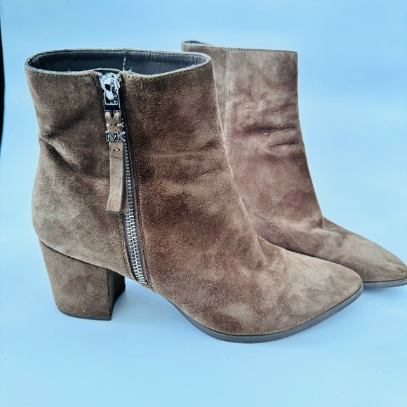 Taupe suede Michael Kors booties - Picture 4 of 4